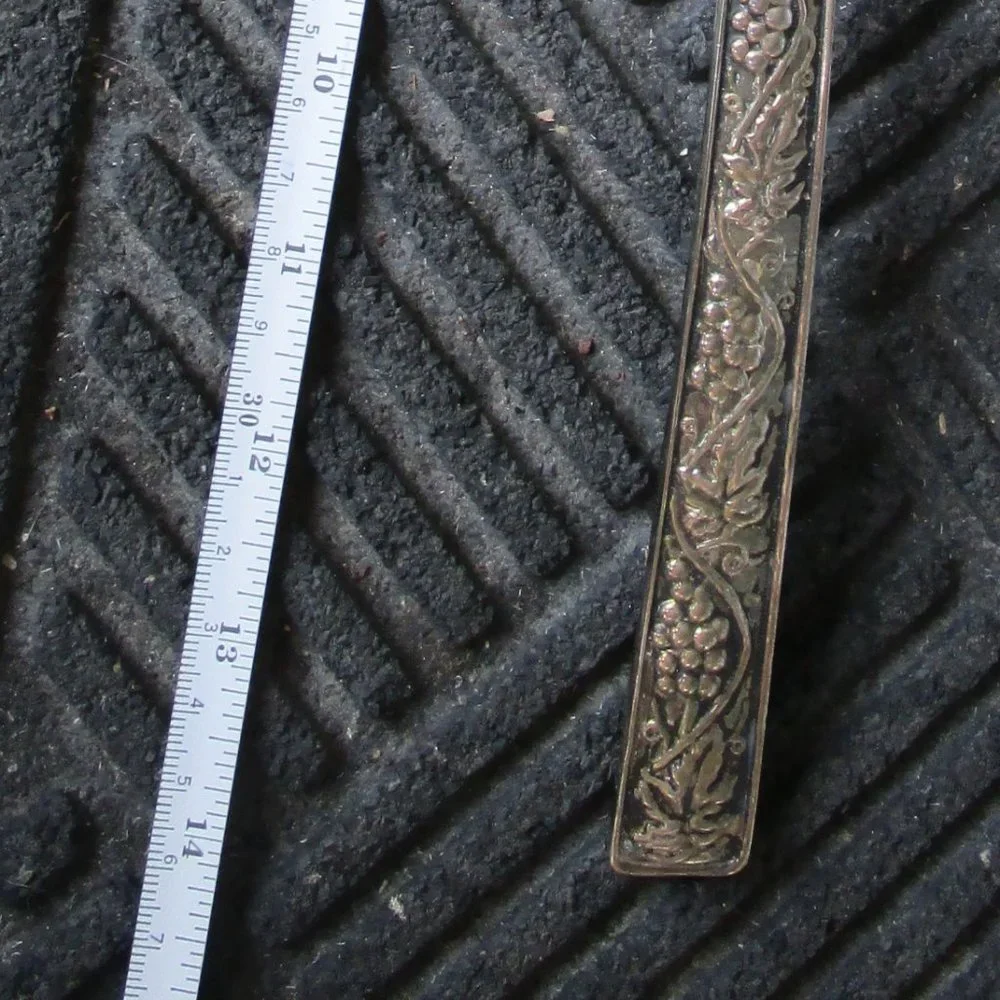 VINTAGE VINE & GRAPE BUNCH PATTERN SILVERPLATED SOUP LADLE